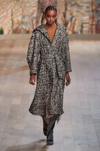 Look 57
